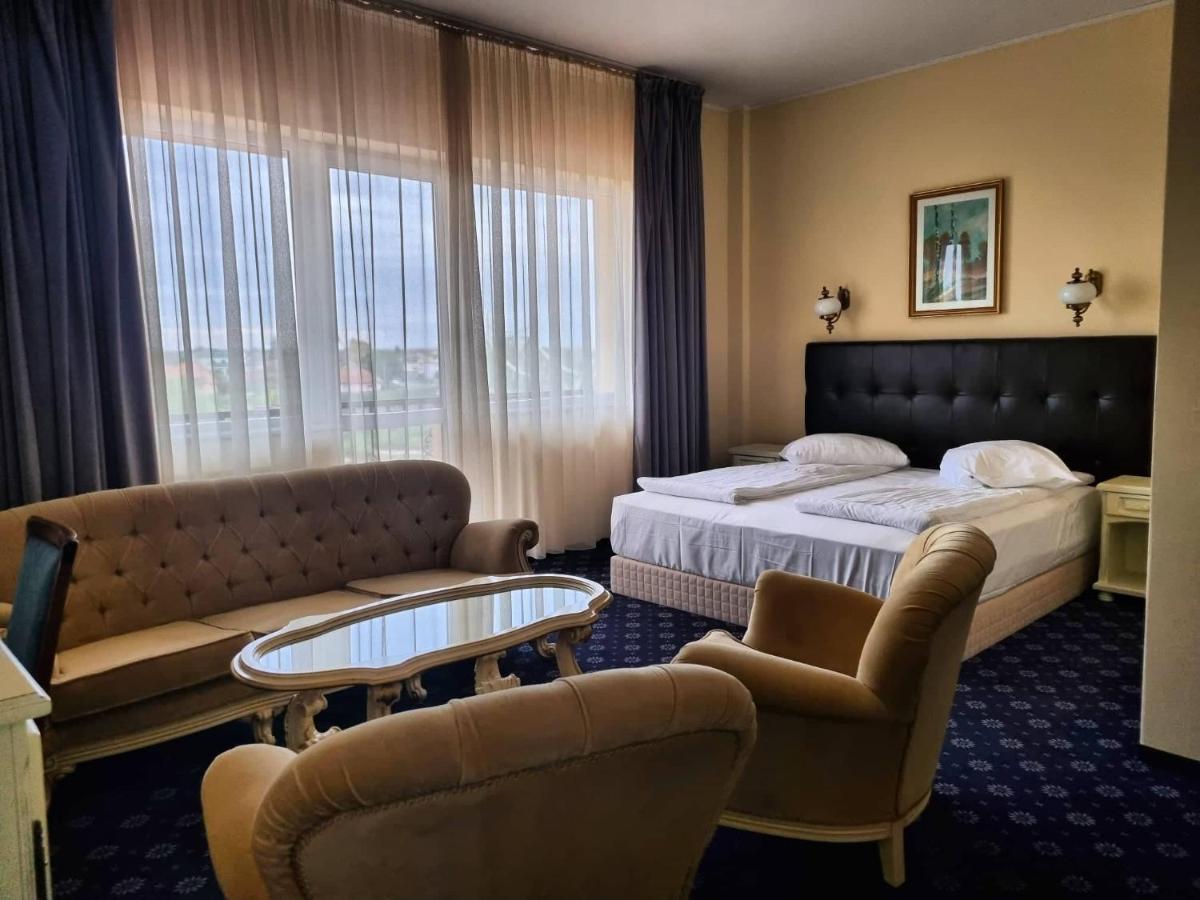 Hotel Coandi Arad Exteriér fotografie
